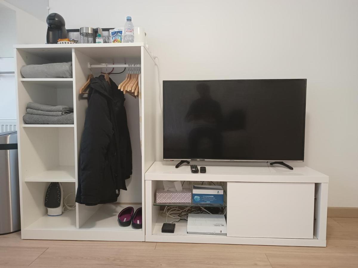 Studio Meuble A Bougival Екстер'єр фото